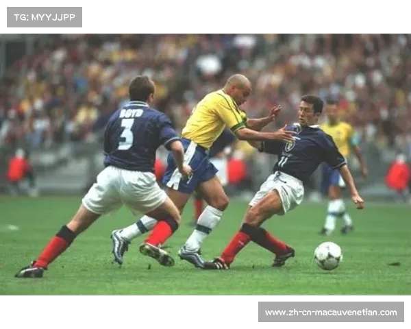 1998年世界杯经典战役全景回顾与历史传奇解析 1998年世界杯经典战役全景回顾与历史传奇解析