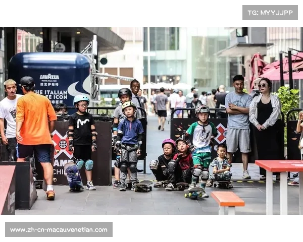 欧冠决赛精彩时刻重温全景呈现带你回味巅峰对决 欧冠决赛精彩时刻重温全景呈现带你回味巅峰对决