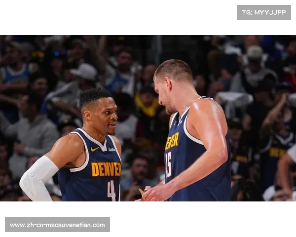 威少错位单打巴恩斯突破上篮三不沾裁判未判犯规引发热议 威少错位单打巴恩斯突破上篮三不沾裁判未判犯规引发热议